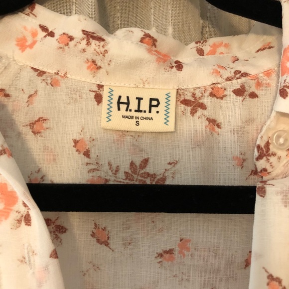 H.I.P Cold Shoulder floral sheer top - Picture 4 of 4